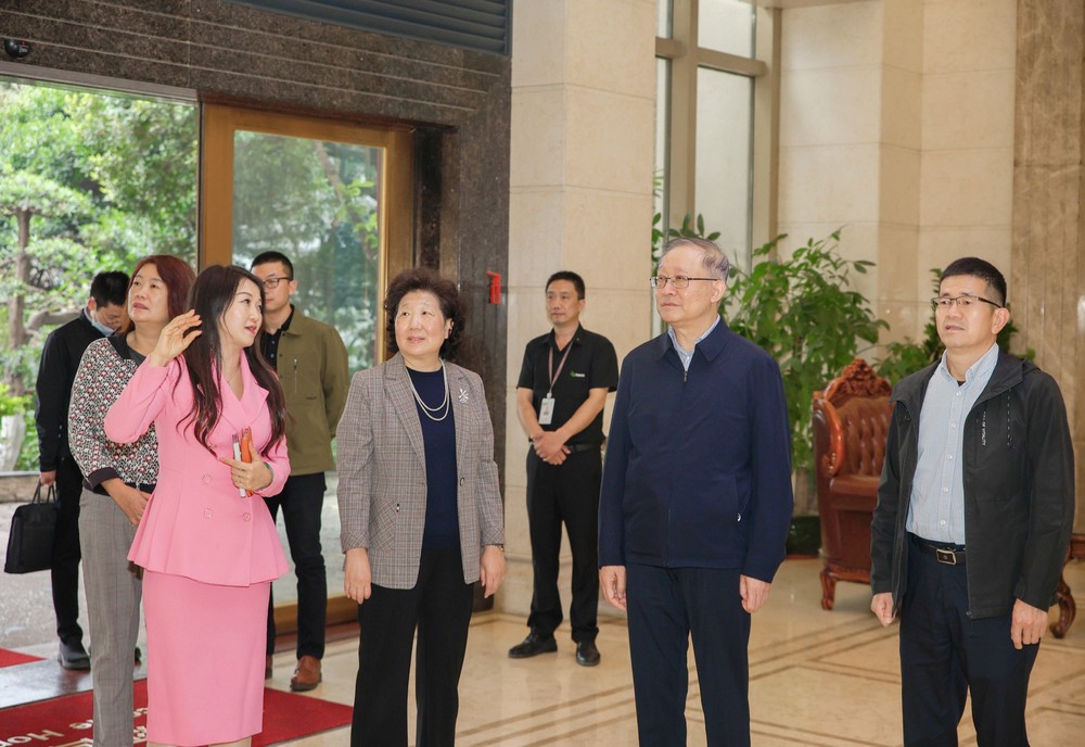 民建中央副主席李世杰、民建廣東省委會主委李心、民建肇慶市委會主委潘銳波一行高登調研工作